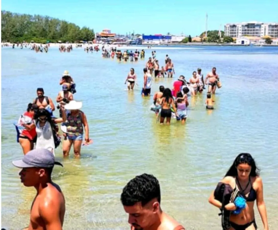 Casa Duplex Alto Padrao 800M Da Praia Do Forte Cabo Frio 0*,